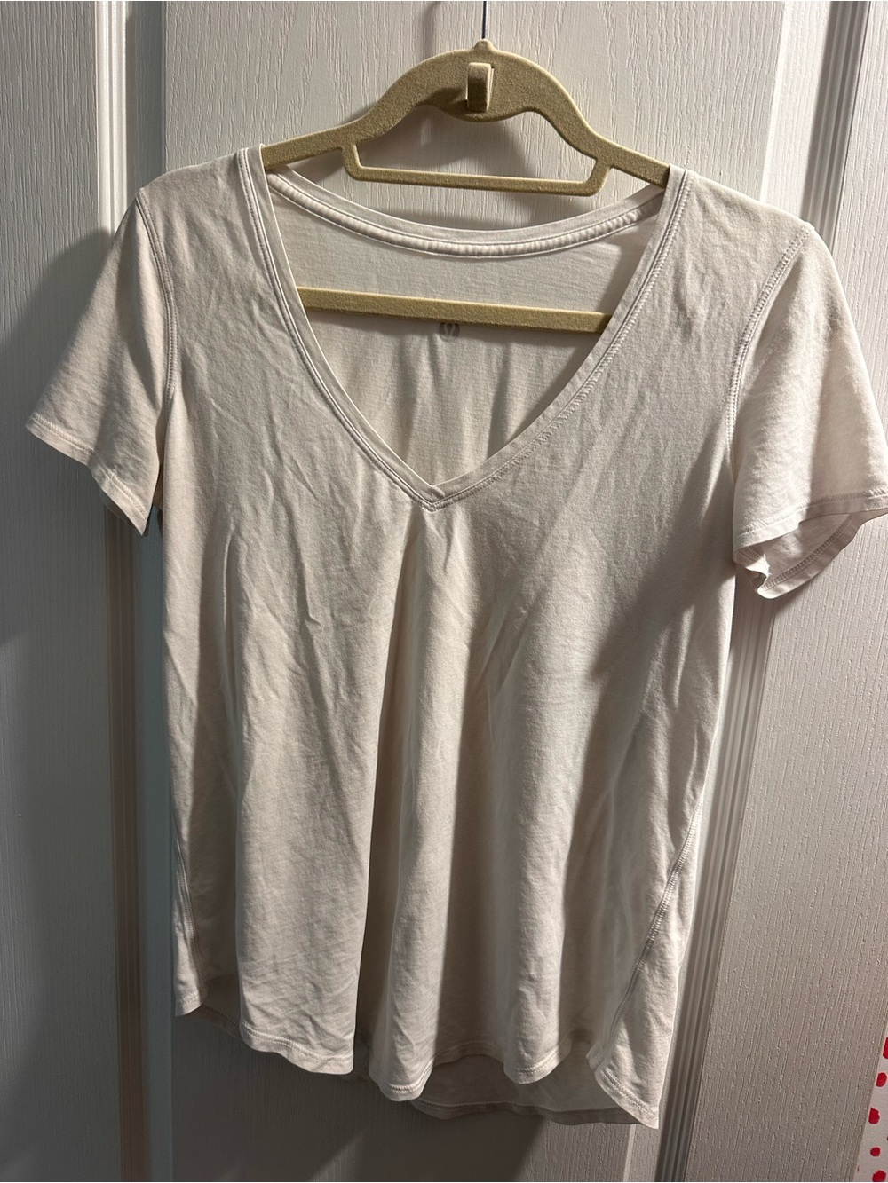 lululemon athletica white love T V-Neck Short Sleeve Tee